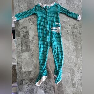 LOT of (3) Pajamas 18m 18m 24m Carters Jammies for your Families